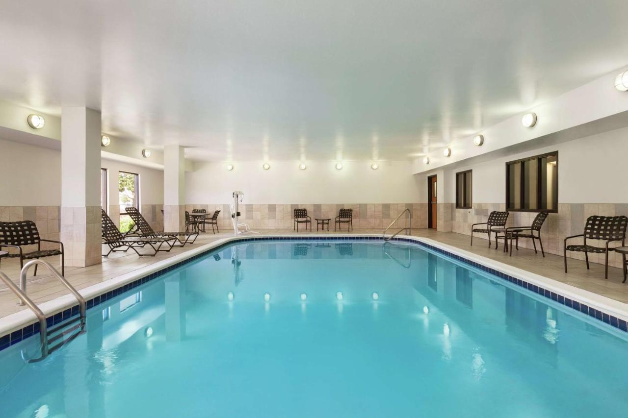 Hampton Inn Houston Стаффорд Экстерьер фото