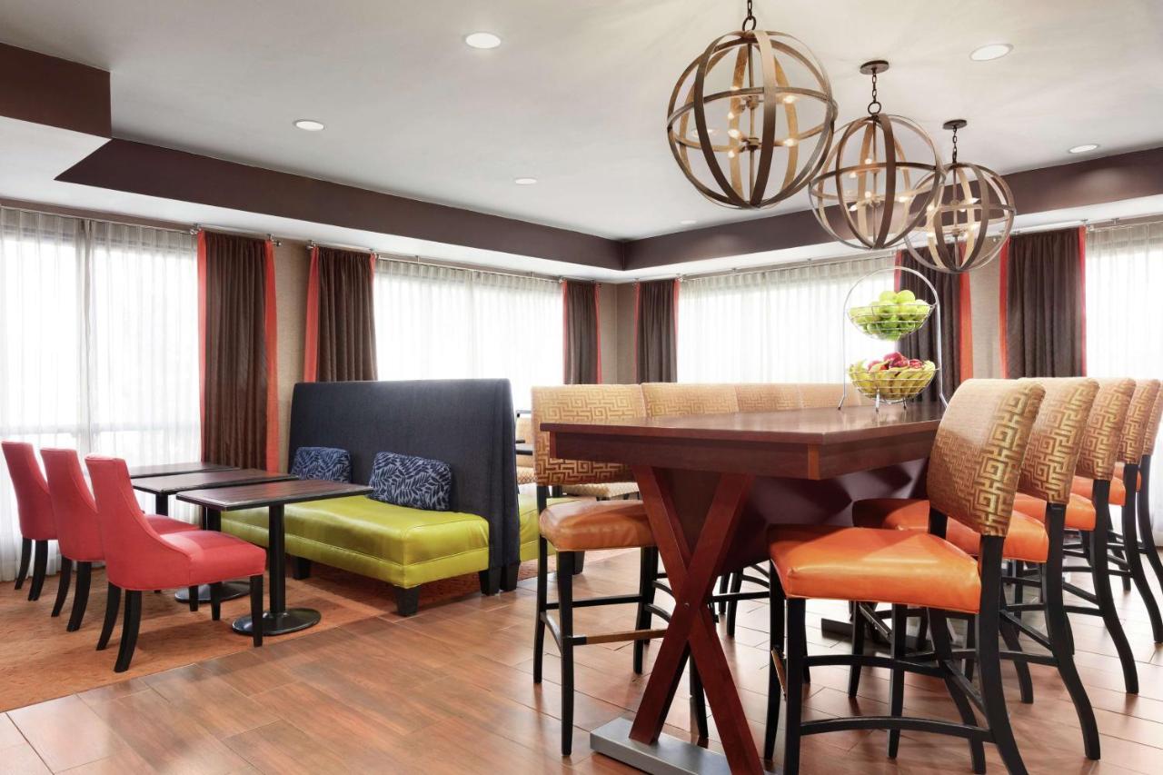 Hampton Inn Houston Стаффорд Экстерьер фото
