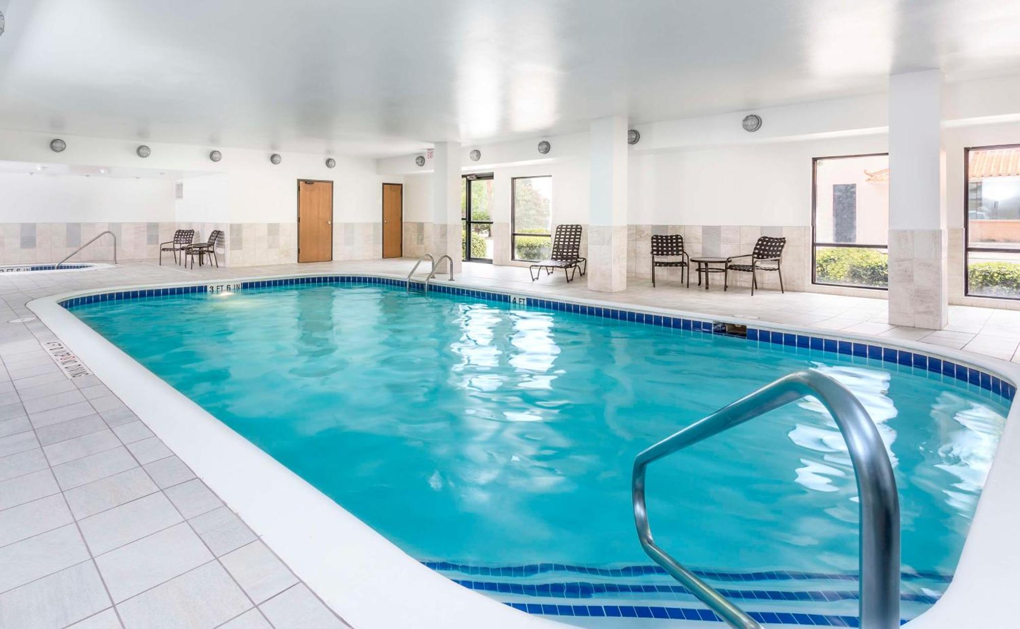 Hampton Inn Houston Стаффорд Экстерьер фото